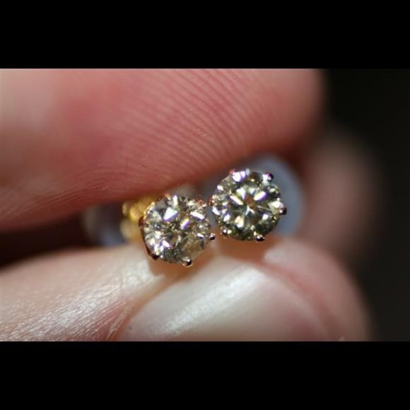 18k yellow gold earrings 750 diamond .46ct studs yellow theopaloutlet video - Picture 9 of 9
